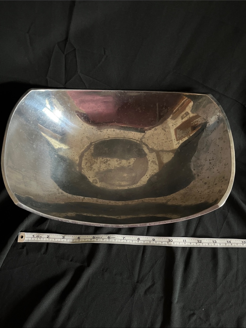 Contemporary Silver Finish Serving Bowl - Sleek Rectangular Design